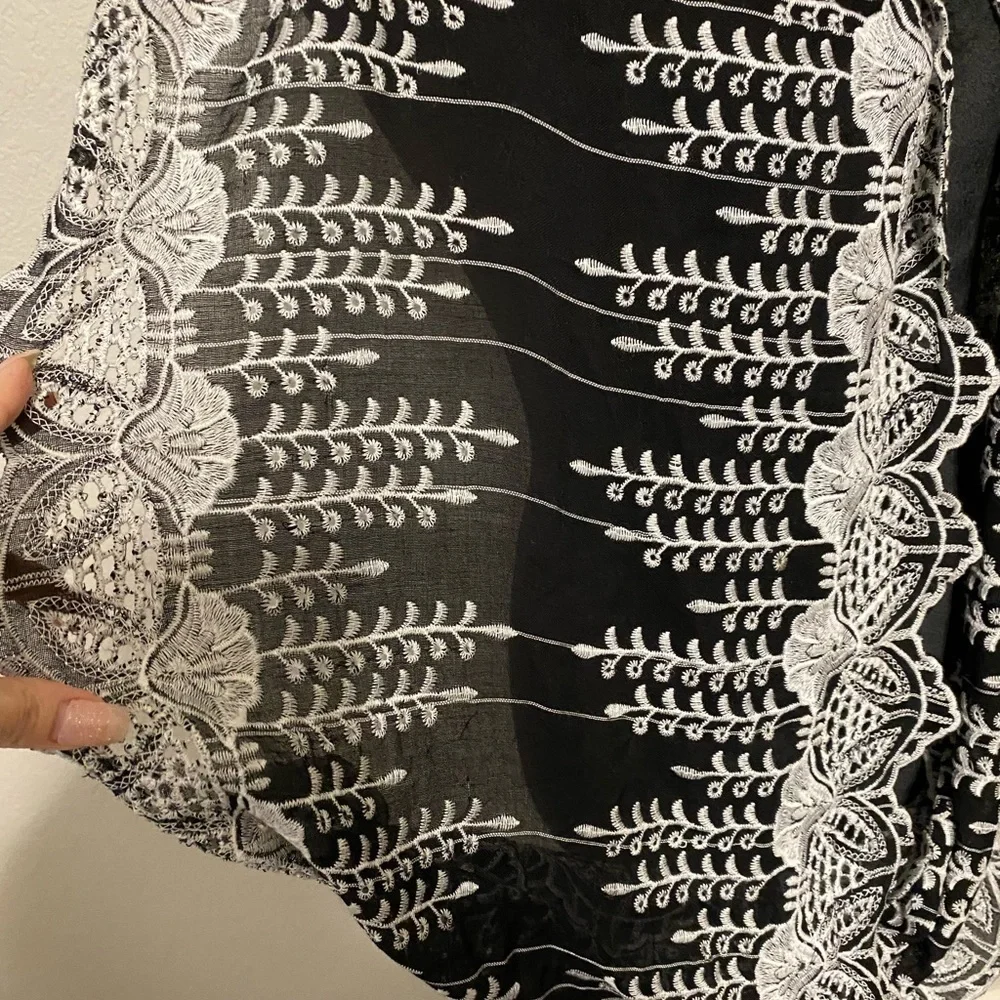 Anthropologie Floreat Infinity scarf-EUC- black and white